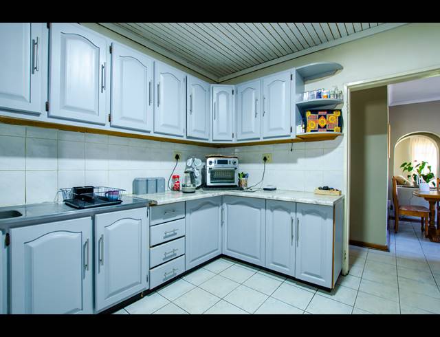 3 BEDROOM FREEHOLD RENTED IN IMPALA PARK